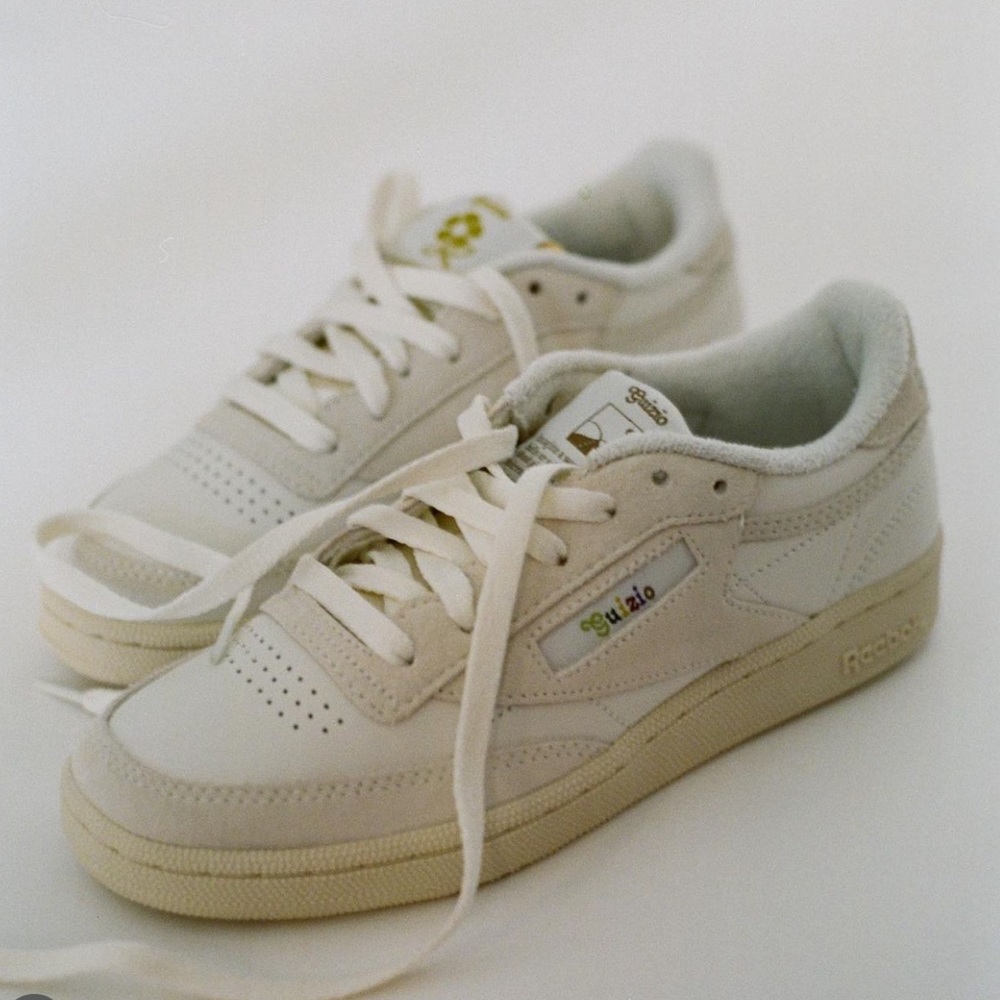 DG x REEBOK
Danielle Guizio x Reebok Club C 85